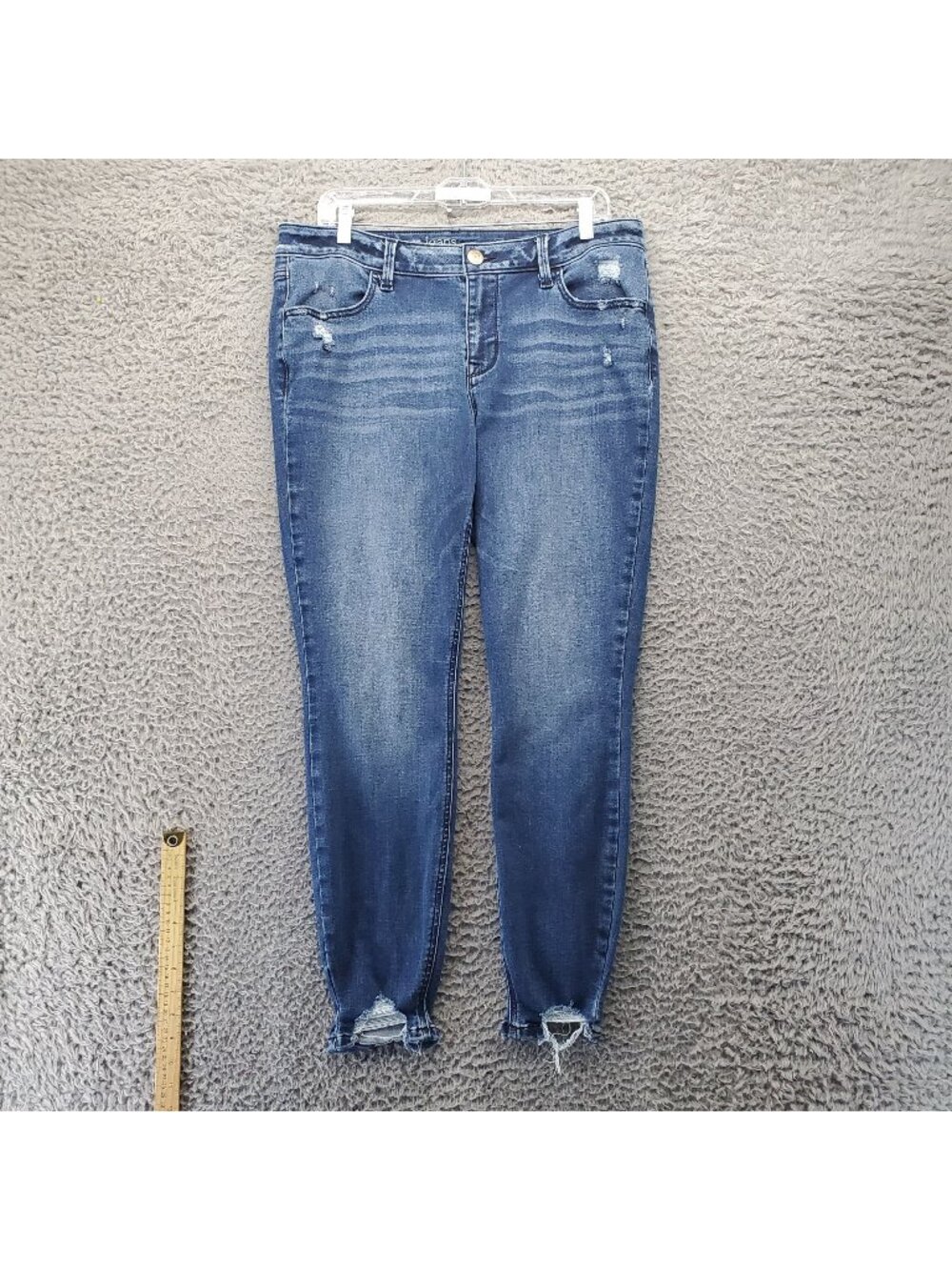 M Jeans By Maurices Jeans Womens Large Blue Mid-Rise Distressed Ankle-Length